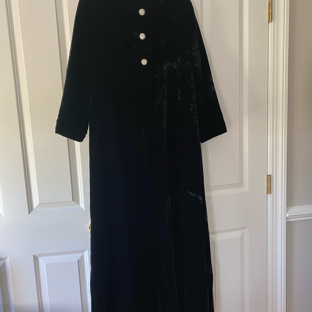 Vintage Union Made Black Velvet Opera Coat/Halloween Witch Coat